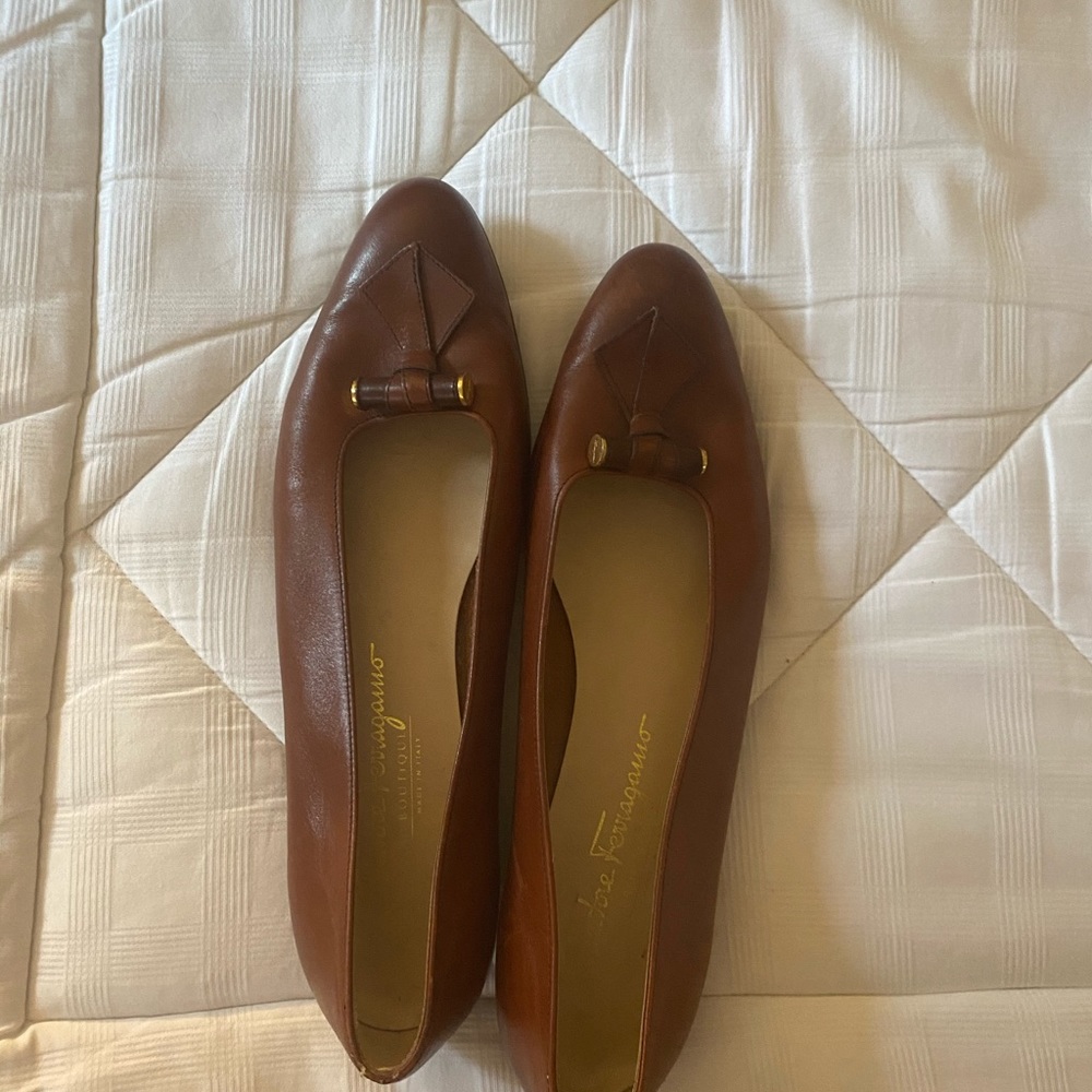 Vintage Salvatore Ferragamo brown leather flats